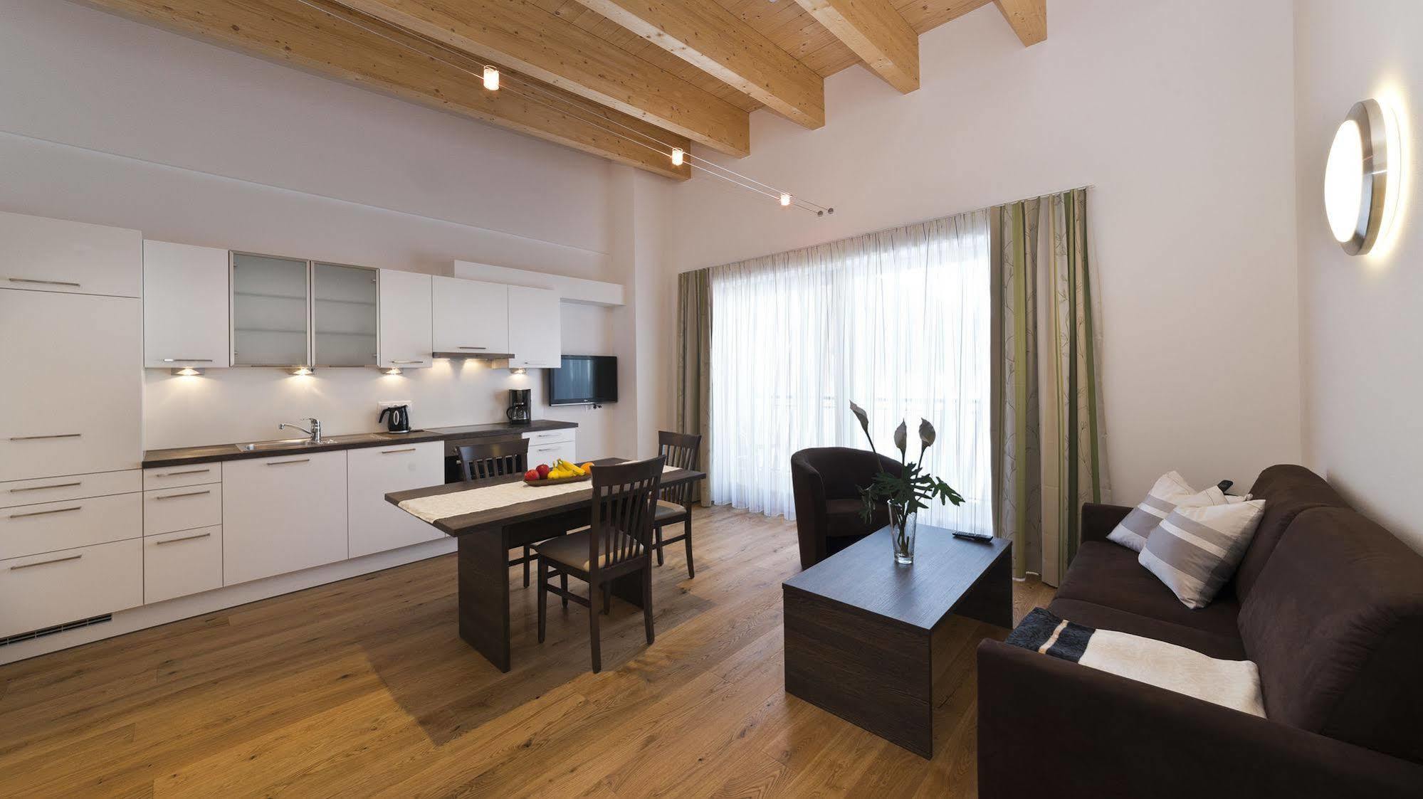 Apartments Dolomit-Royal Sillian Exteriör bild